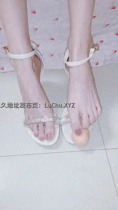 透明高跟鞋粉嫩极品玉足模拟足交（9） #足控 #模拟足交