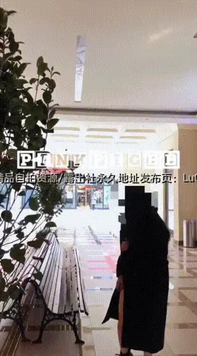 萍萍步行街人前露出 最后居然在收垃圾大爷面前全裸