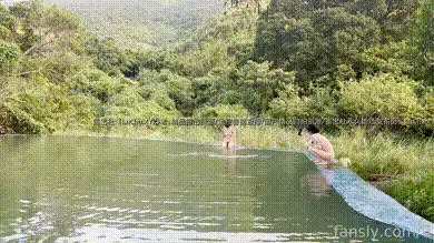 #小K 闺蜜双人成行，在湖边野营，一丝不挂回归自然，全裸在大门敞开的帐篷内睡觉